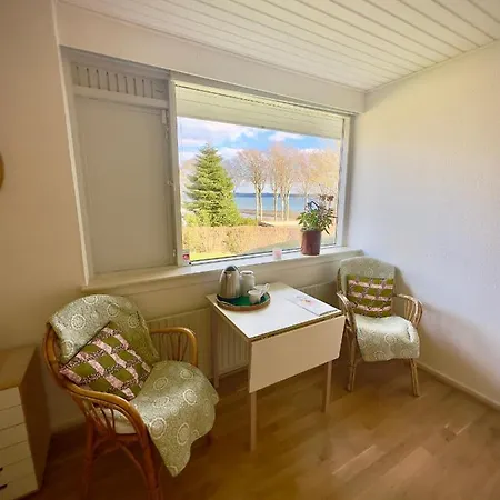 Quarto em Acomodações Particulares Vaerelse Med Udsigt Over Limfjorden - Rolige Omgivelser Og Adgang Til Flot Have *